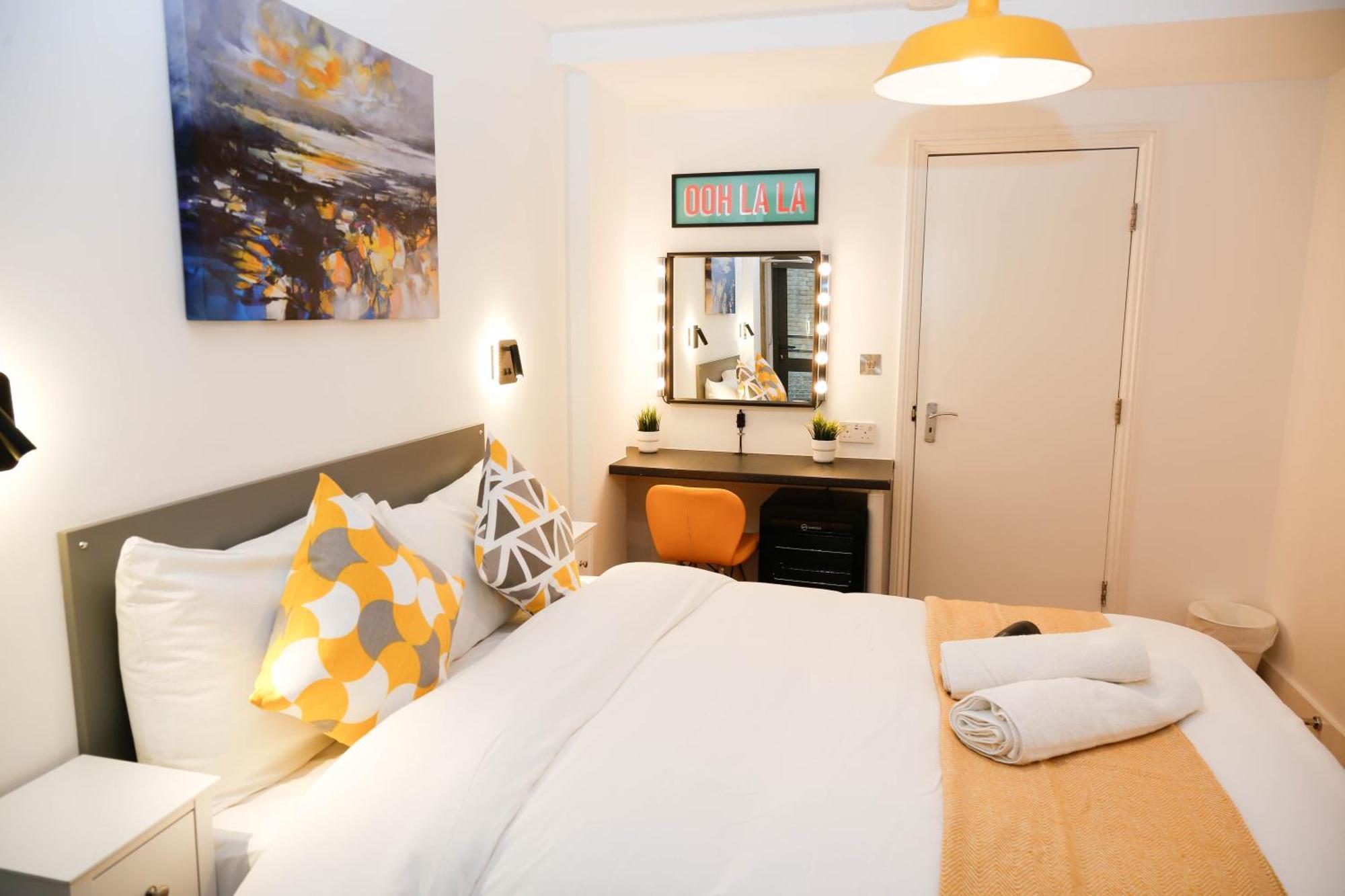 New Luxury Rooms In The Heart Of London Next To Shops, Cafes, Bars & Metro With Shared Bathrooms エクステリア 写真