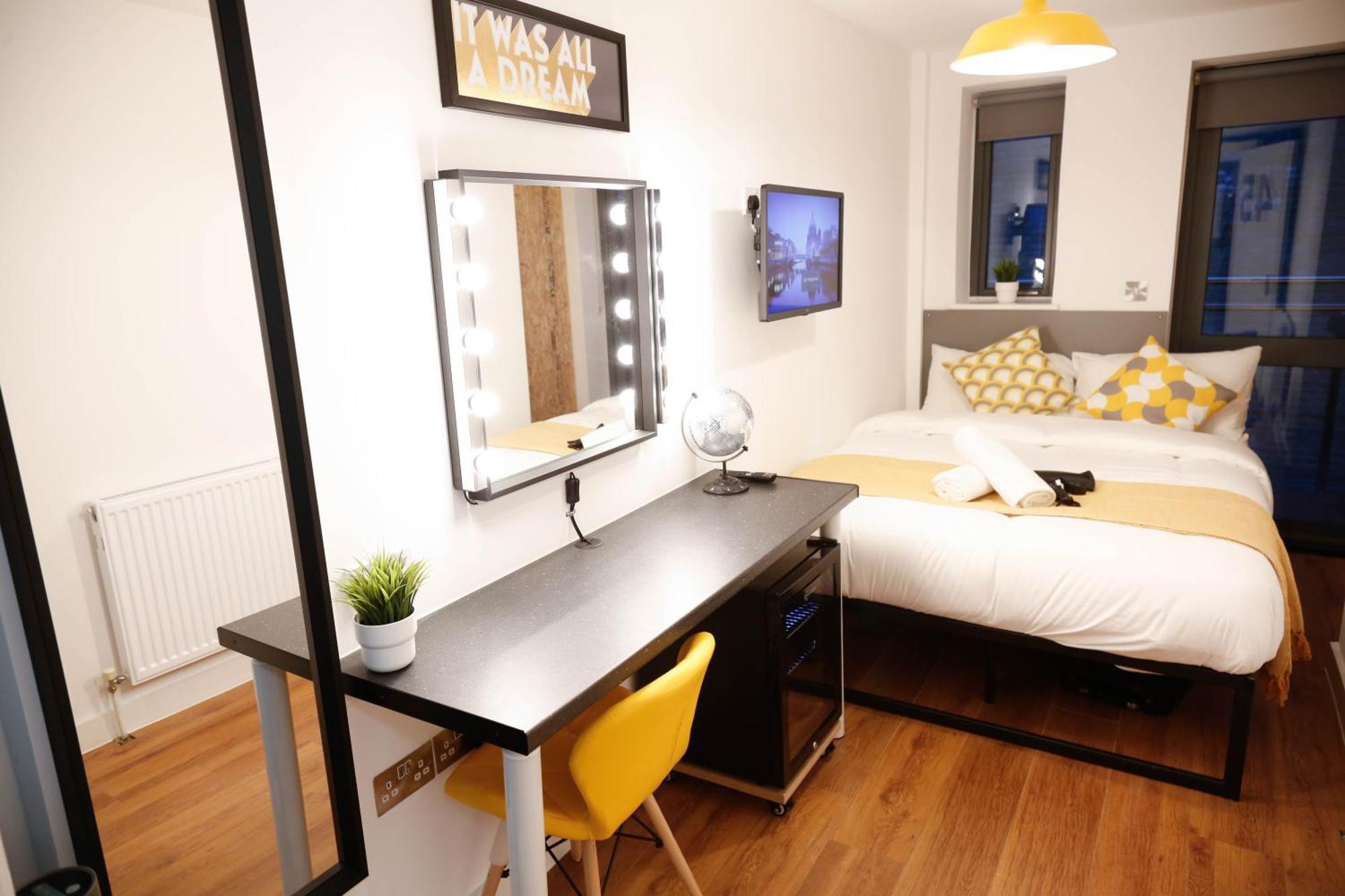 New Luxury Rooms In The Heart Of London Next To Shops, Cafes, Bars & Metro With Shared Bathrooms エクステリア 写真