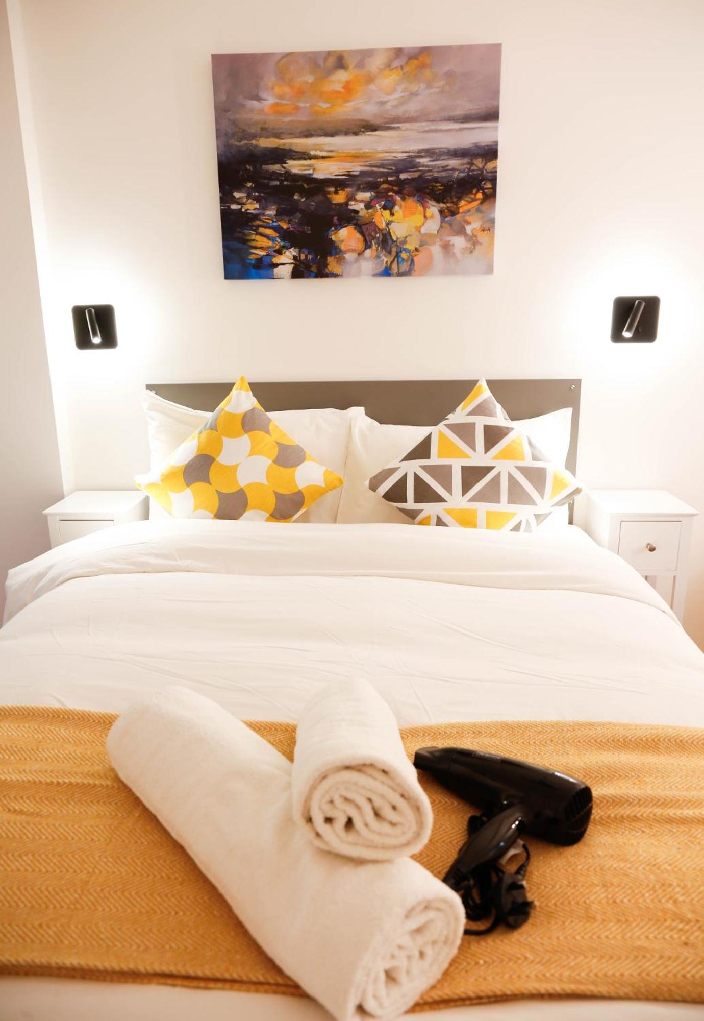 New Luxury Rooms In The Heart Of London Next To Shops, Cafes, Bars & Metro With Shared Bathrooms エクステリア 写真