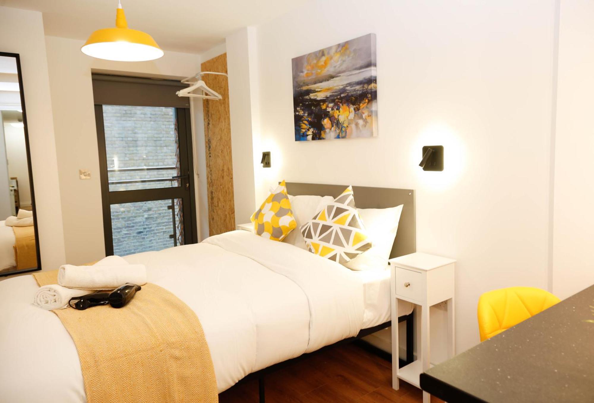New Luxury Rooms In The Heart Of London Next To Shops, Cafes, Bars & Metro With Shared Bathrooms エクステリア 写真