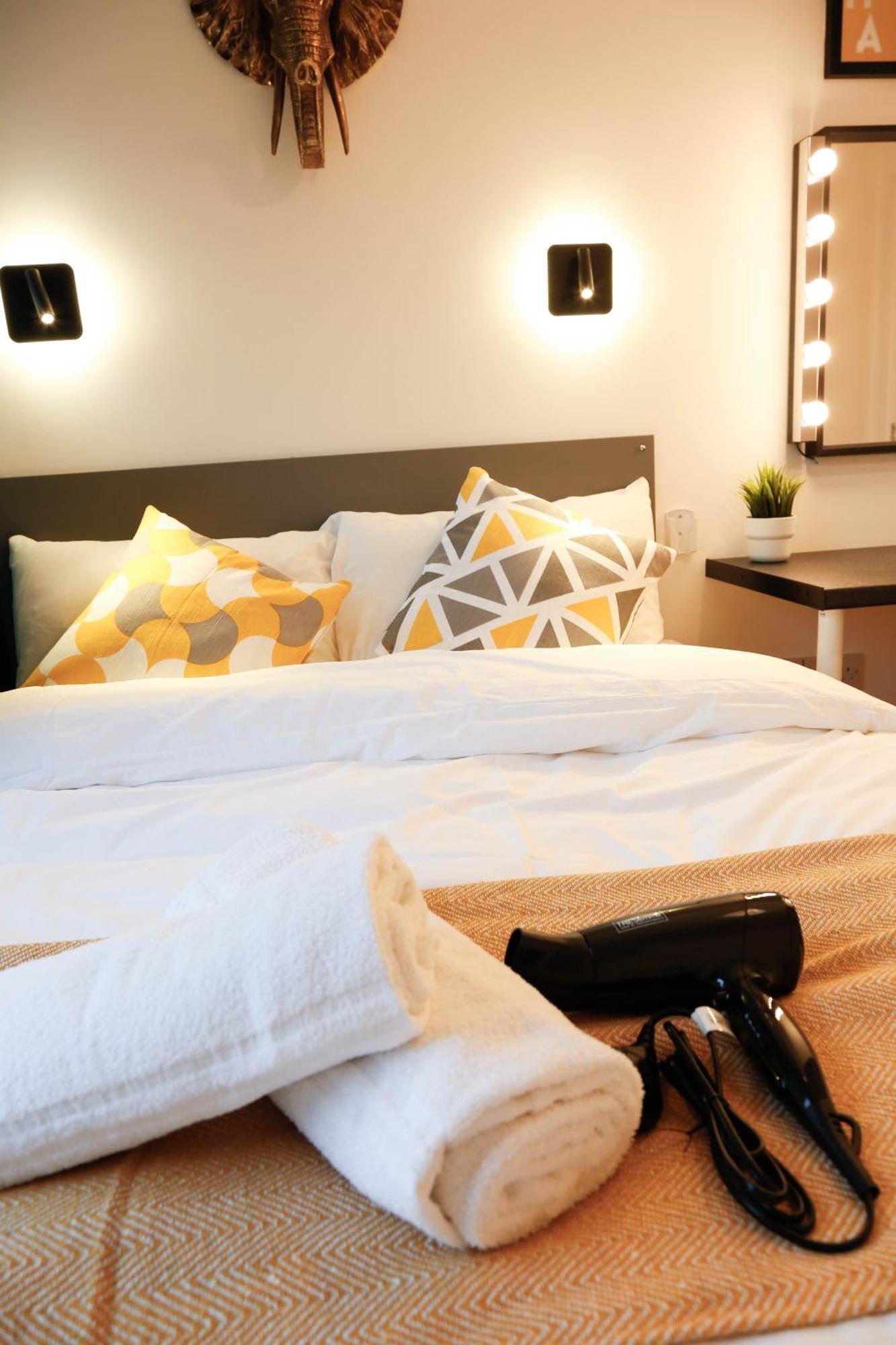 New Luxury Rooms In The Heart Of London Next To Shops, Cafes, Bars & Metro With Shared Bathrooms エクステリア 写真