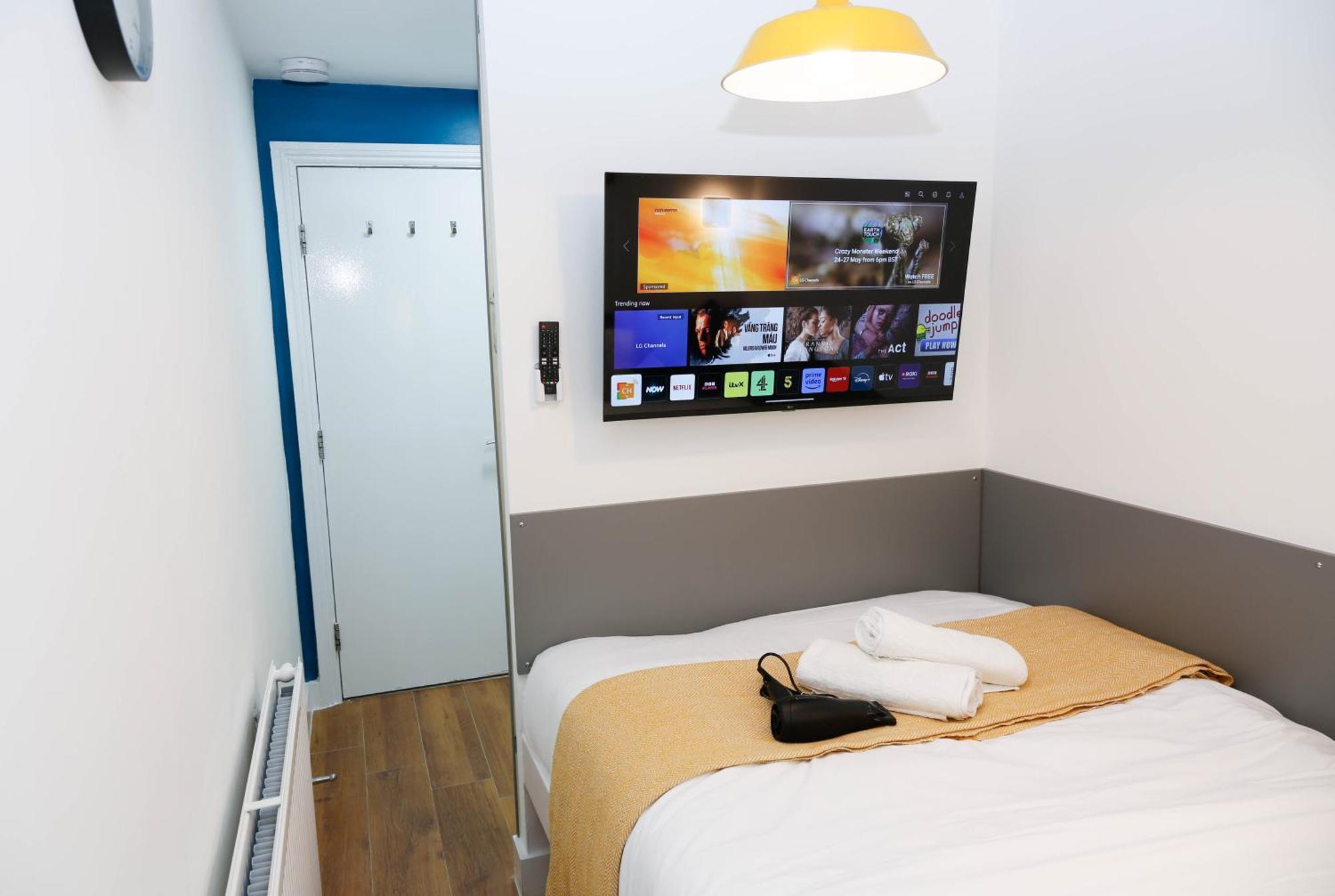 New Luxury Rooms In The Heart Of London Next To Shops, Cafes, Bars & Metro With Shared Bathrooms エクステリア 写真