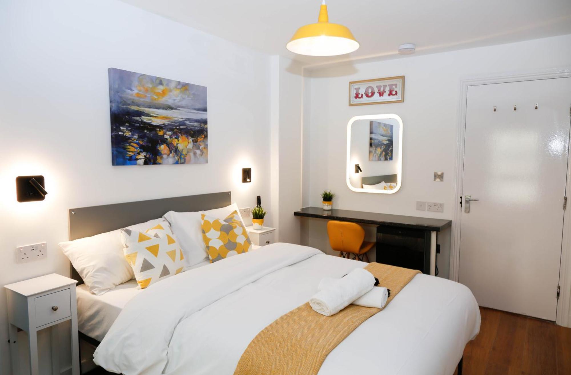New Luxury Rooms In The Heart Of London Next To Shops, Cafes, Bars & Metro With Shared Bathrooms エクステリア 写真
