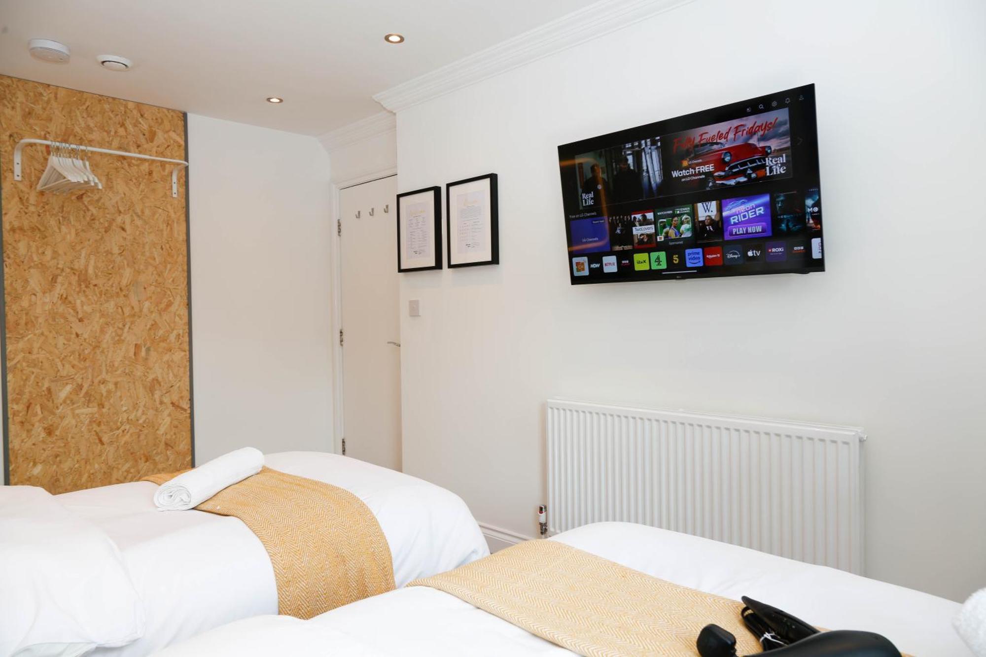 New Luxury Rooms In The Heart Of London Next To Shops, Cafes, Bars & Metro With Shared Bathrooms エクステリア 写真